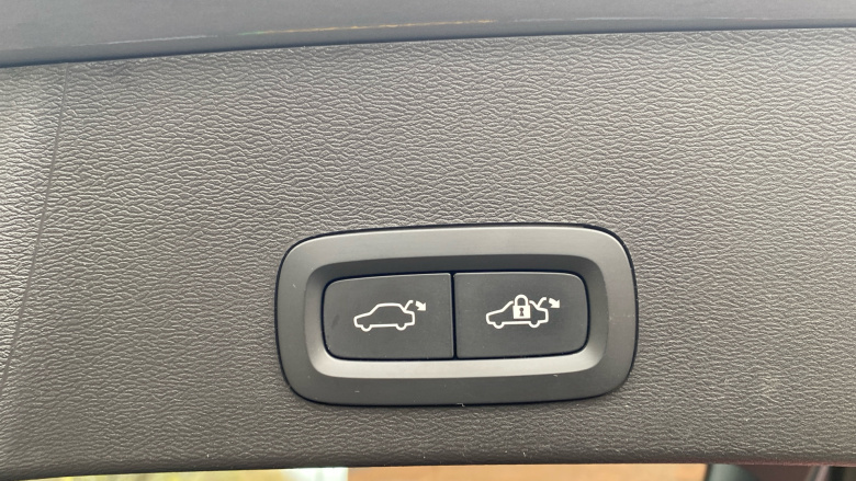 Volvo Xc40 170kW Recharge Plus 69kWh 5dr Auto Electric Estate